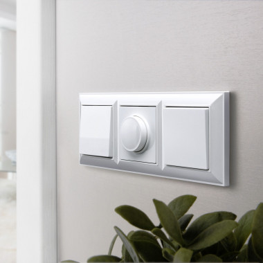 Рамка из пластика на 3 поста Fiore белый W0032201 &mdash; Multielectrika