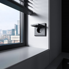 Розетка влагозащ. с зазем. с защит. крышкой и шторками N (графит матовый) W1171264 &mdash; Multielectrika