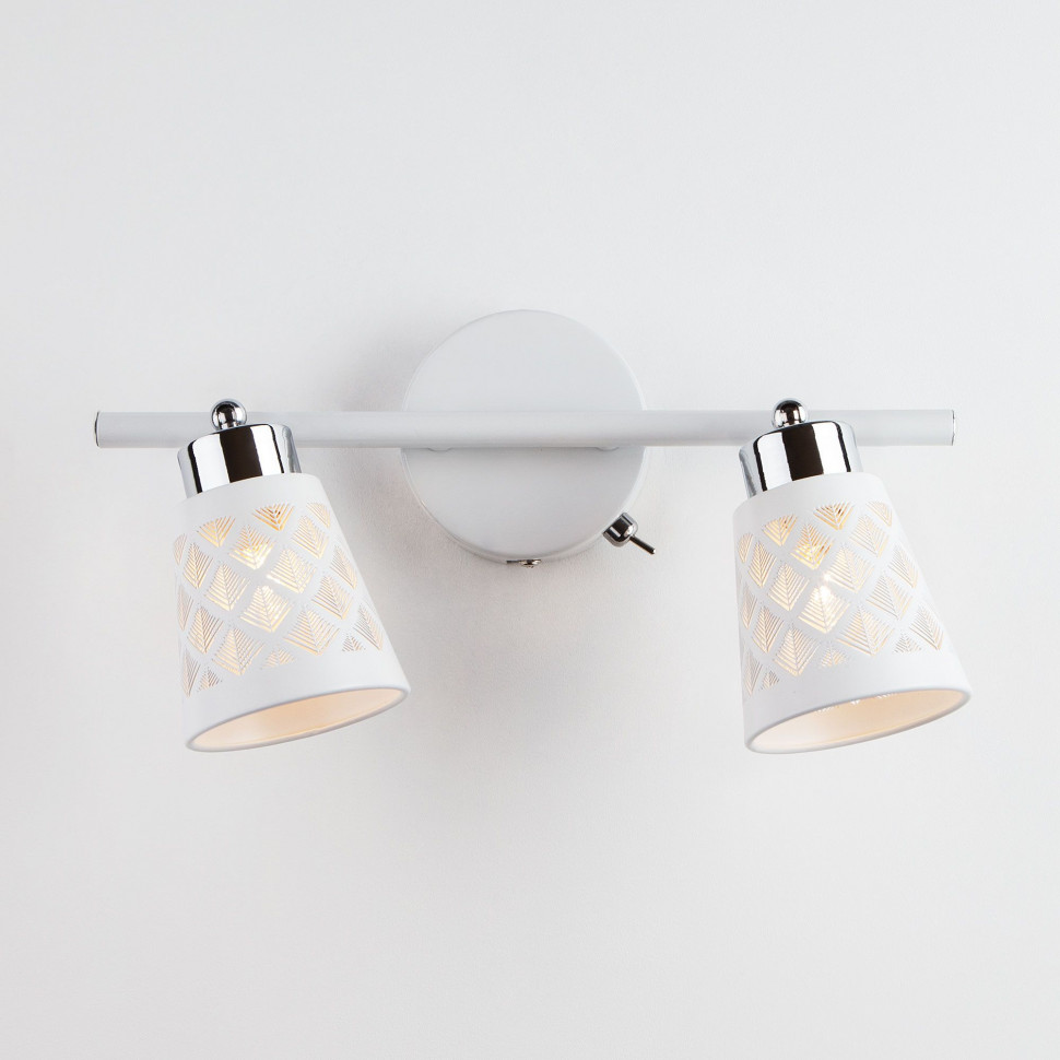 Светильник с белыми поворотными плафонами 20060/2 белый фото 1 &mdash; Multielectrika