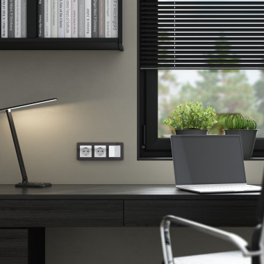 Розетка с заземлением и шторками (белый акрил) W1171141 &mdash; Multielectrika