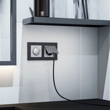 Розетка влагозащ. с зазем. с защит. крышкой и шторками (Hammaer серебряный) W1271206 &mdash; Multielectrika