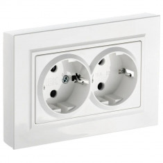 Розетка двойная с заземлением с защитными шторками 16А в сборе IEK Brite РСш12-3-БрБ белый &mdash; Multielectrika