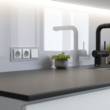 Выключатель одноклавишный проходной с подсветкой (белый акрил) W1112141 — Multielectrika