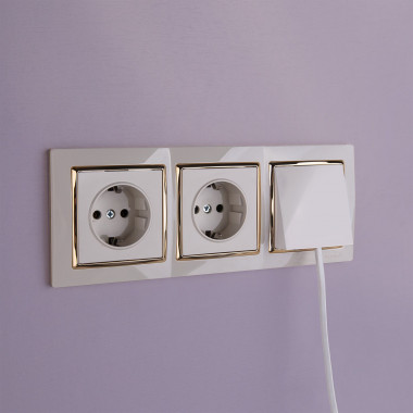 Рамка из поликарбоната на 3 поста Snabb слоновая кость/золото W0031932 — Multielectrika