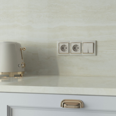 Рамка из поликарбоната на 3 поста Snabb слоновая кость/золото W0031932 &mdash; Multielectrika