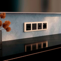 Рамка из поликарбоната на 4 поста Stream шампань W0042111 &mdash; Multielectrika