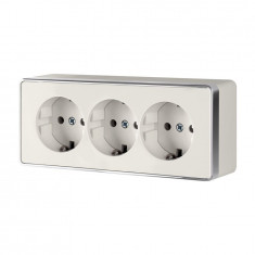 Розетка тройная с заземлением и шторками Gallant слоновая кость W5073103 &mdash; Multielectrika