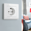 Розетка с заземлением (белая) W1171001 фото 2 &mdash; Multielectrika