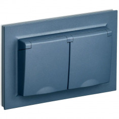 Розетка двойная с заземлением с защитными шторками и крышкой 16А в сборе IP44 IEK Brite РСбш12-3-44-БрМ маренго &mdash; Multielectrika