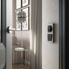 Выключатель одноклавишный проходной с подсветкой черный W1212108 &mdash; Multielectrika