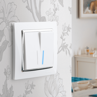 Рамка из поликарбоната на 1 пост Snabb белый/хром W0011901 — Multielectrika