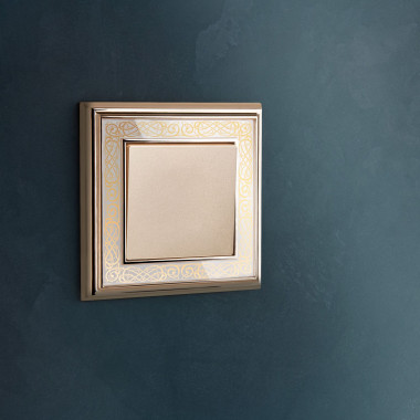 Выключатель одноклавишный проходной (шампань) W1112011 &mdash; Multielectrika