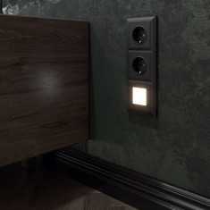 Рамка из поликарбоната на 3 поста Fiore черный W0032208 &mdash; Multielectrika