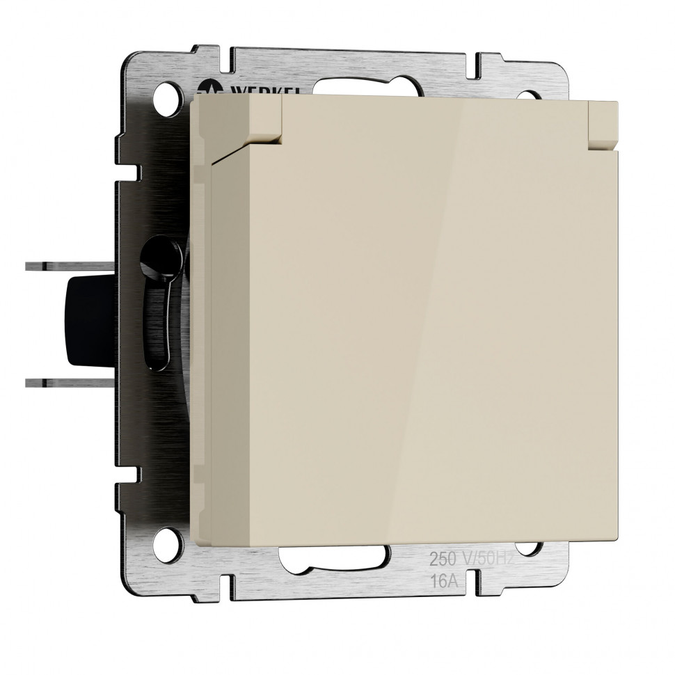 Розетка влагозащ. с зазем. с защит. крышкой и шторками N (слоновая кость) W1171203 фото 1 &mdash; Multielectrika
