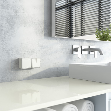 Розетка влагозащ. с зазем. с защит. крышкой и шторками Gallant слоновая кость W5071203 &mdash; Multielectrika