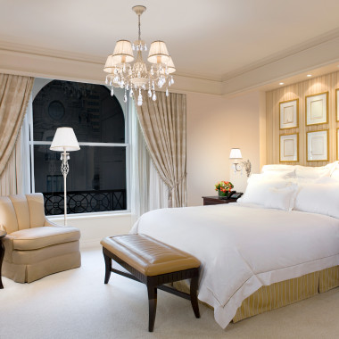 Люстра с тканевыми абажурами и хрустальными подвесками 10054/5 белый с золотом — Multielectrika